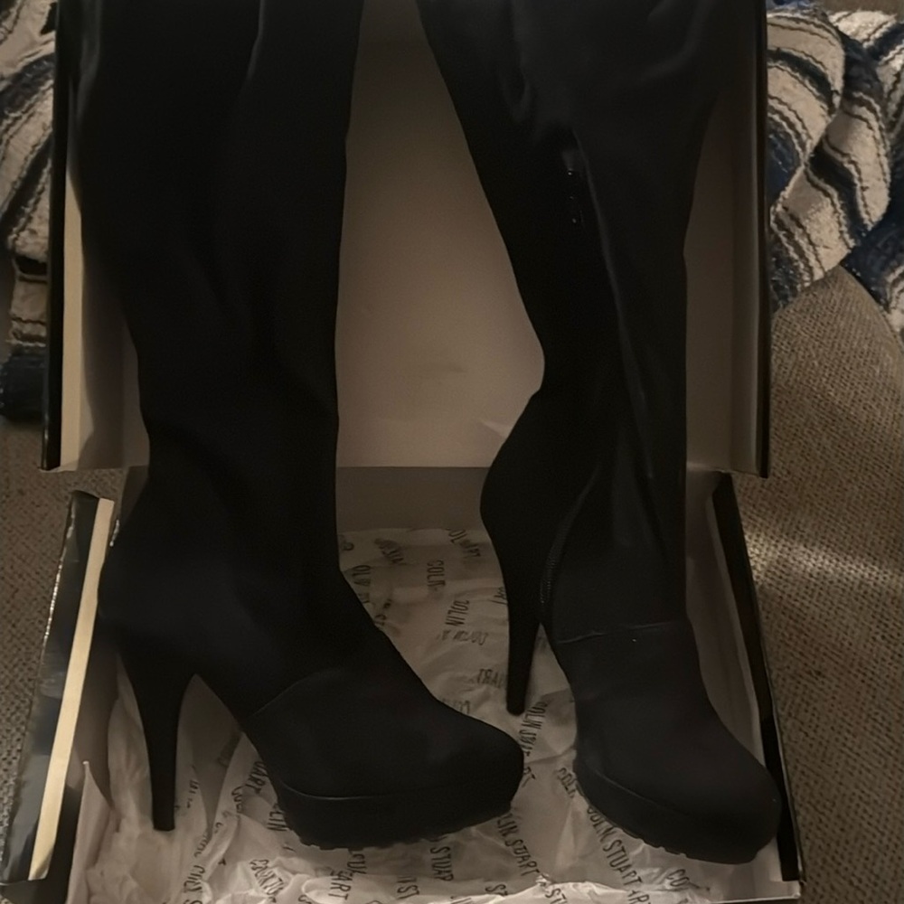 Black suede knee high boot
Catwalk stiletto platform pointed toe